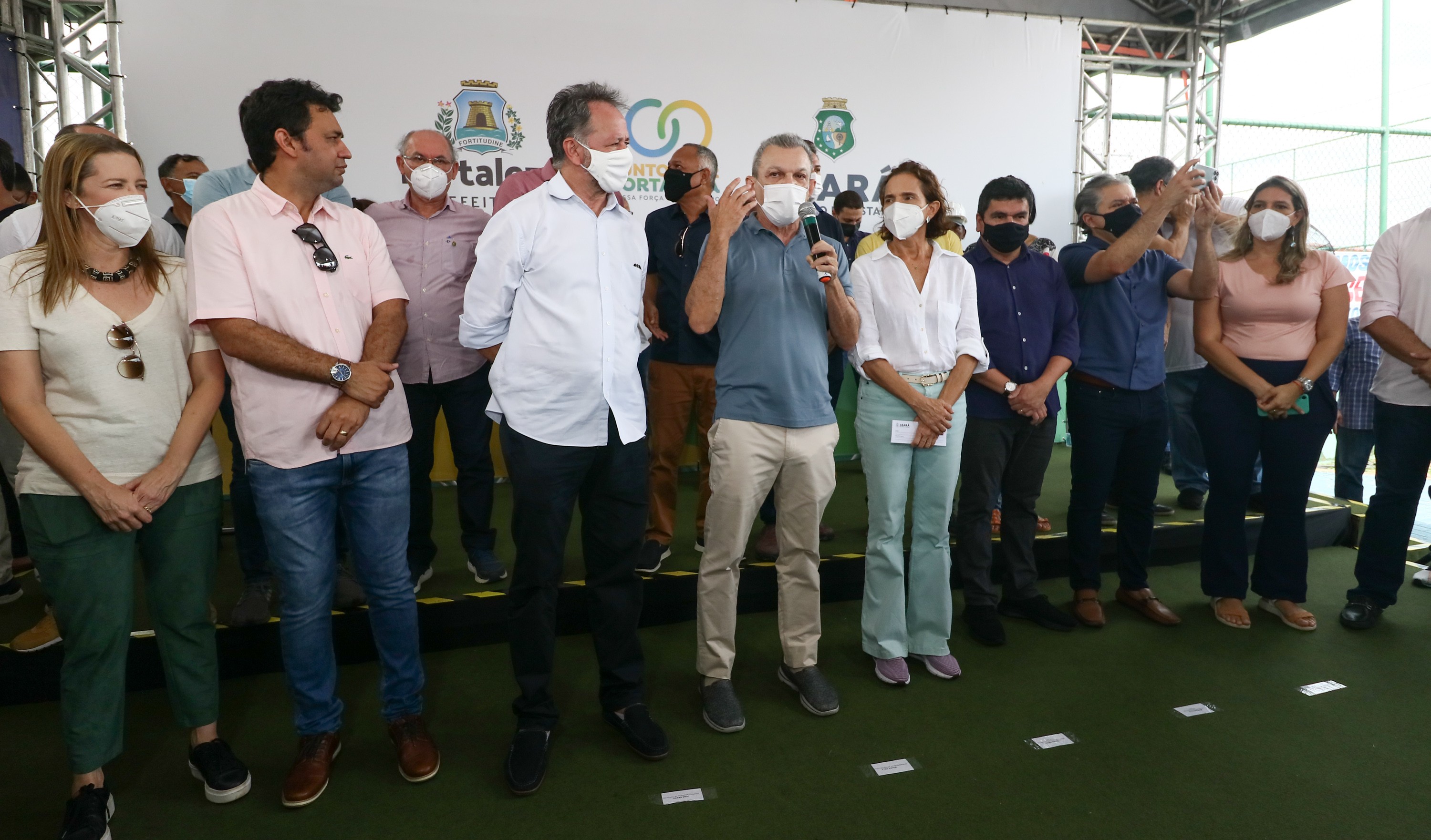 Fóruns Territoriais de Fortaleza - Fórun Territorial Conjunto Palmeiras e Jangurussu - Prefeito Sarto participa da assinatura da ordem de serviço para execução do sistema de esgotamento sanitário do Conjunto Palmeiras