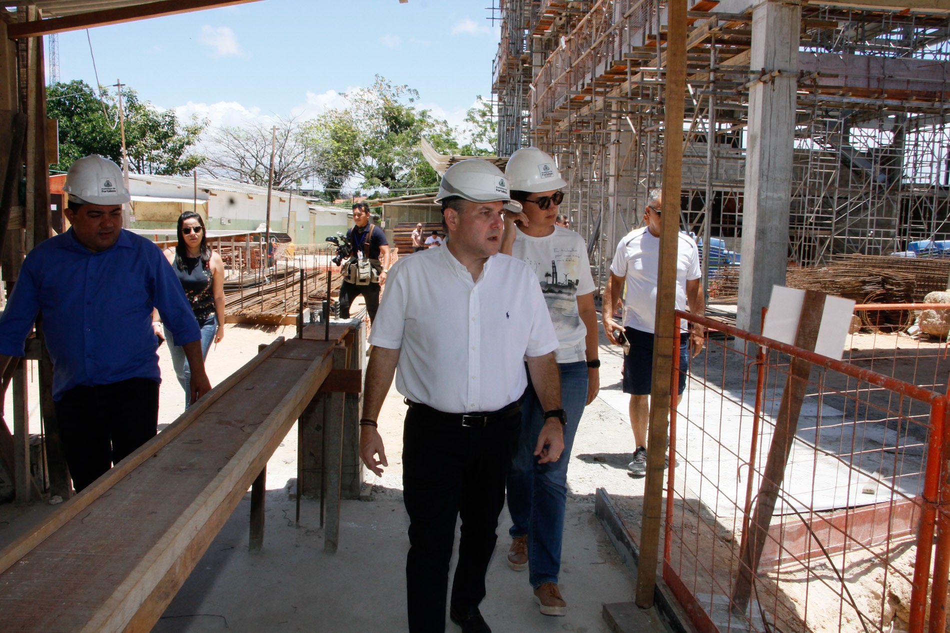 Fóruns Territoriais de Fortaleza - Fórun Territorial Antonio Bezerra, Quintino Cunha e Olavo Oliveira - Prefeito Roberto Cláudio visita obras em andamento na Regional III