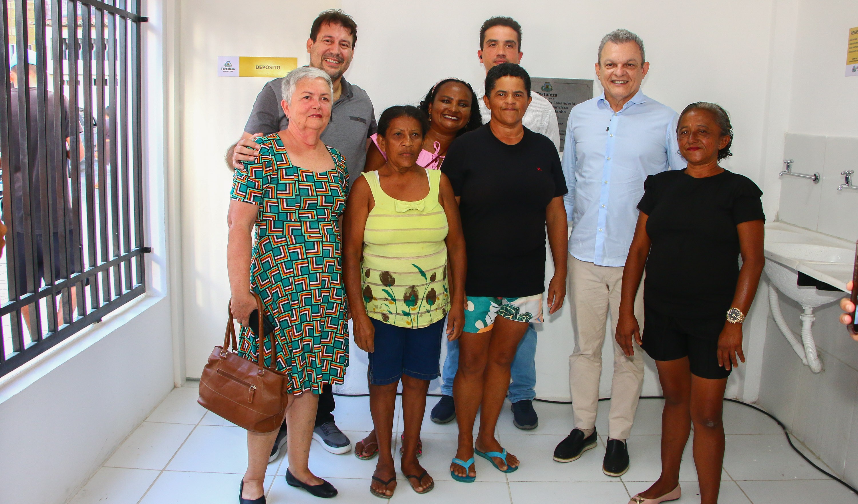 Fóruns Territoriais de Fortaleza - Fórun Territorial Bairro Ellery, São Gerardo, Monte Castelo e Farias Brito - Prefeitura entrega requalificação de lavanderia comunitária no bairro Farias Brito