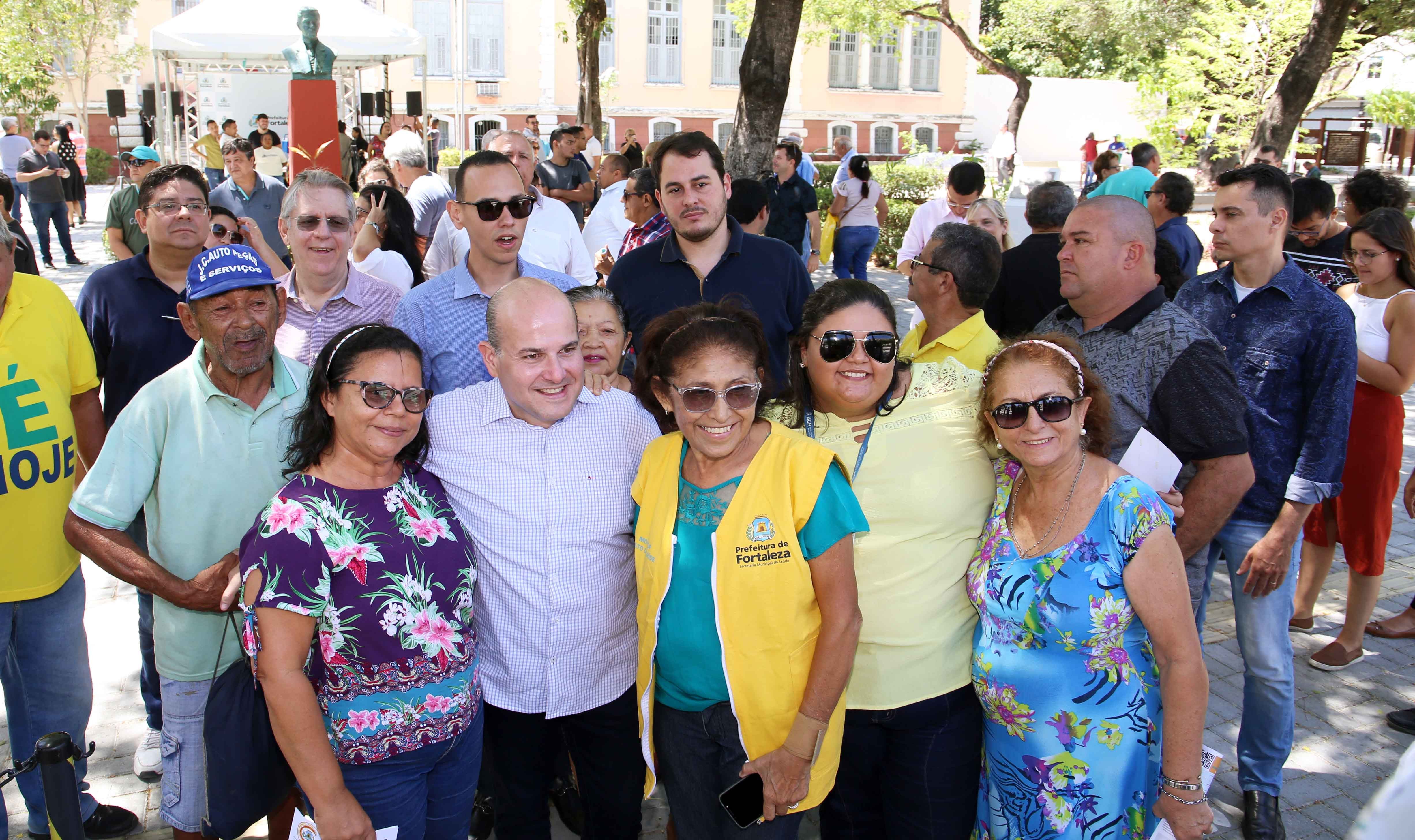 Fóruns Territoriais de Fortaleza - Fórun Territorial Centro, Moura Brasil e Praia de Iracema - Prefeito Roberto Cláudio entrega requalificação da Praça Figueira de Melo