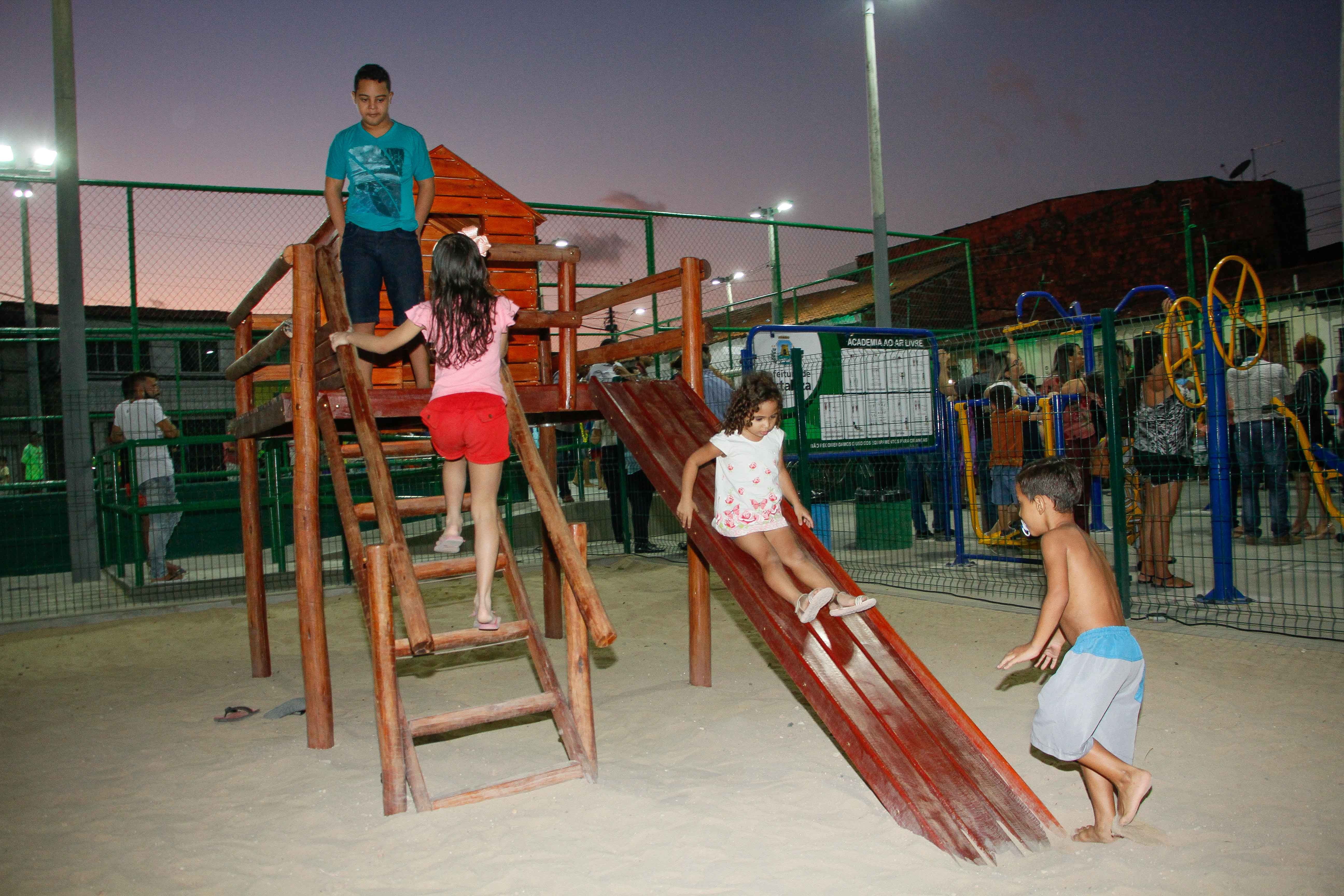 Fóruns Territoriais de Fortaleza - Fórun Territorial Autran Nunes, Dom Lustosa, Henrique Jorge, João XXIII e Jóquei Clube - Prefeitura de Fortaleza entrega requalificação da Praça Cardeal Arco Verde II