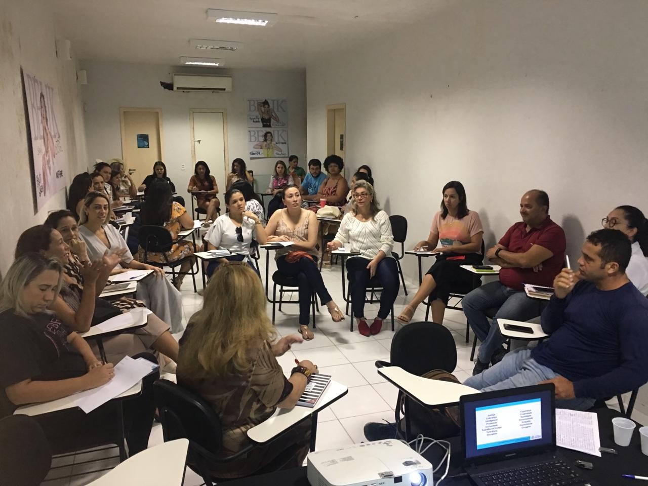 Fóruns Territoriais de Fortaleza - Fórun Territorial Centro, Moura Brasil e Praia de Iracema - Lojistas da Monsenhor Tabosa participam de capacitação promovida pela Prefeitura de Fortaleza