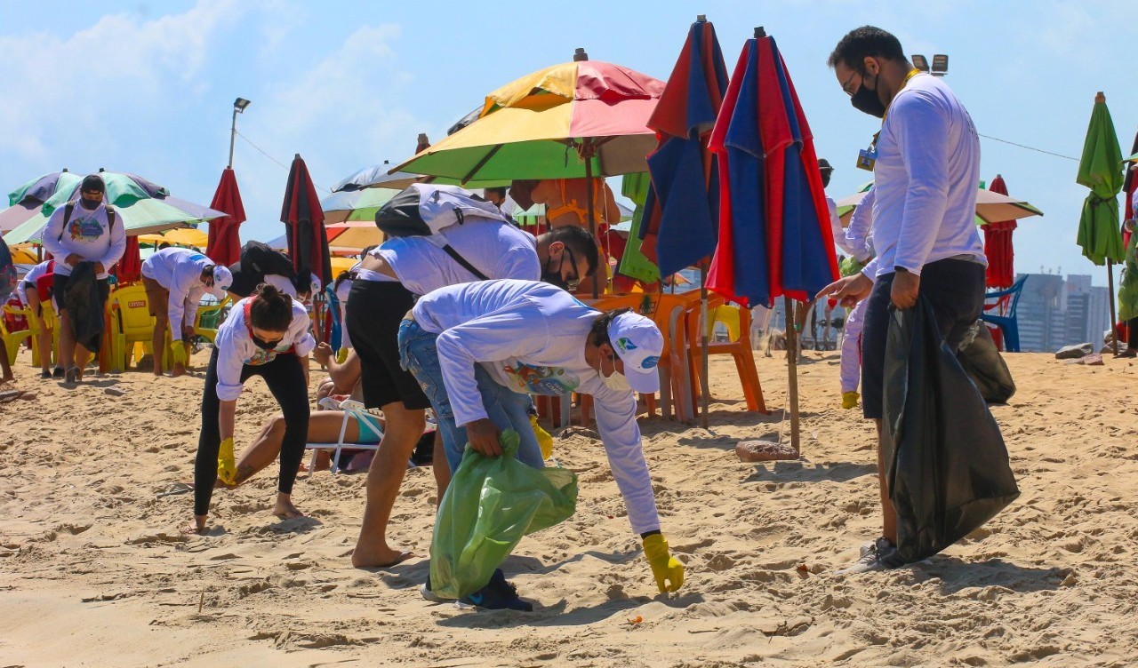 Fóruns Territoriais de Fortaleza - Fórun Territorial Edson Queiroz, Sapiranga-Coité e Sabiaguaba - Prefeitura de Fortaleza realiza blitz educativa na Sabiaguaba