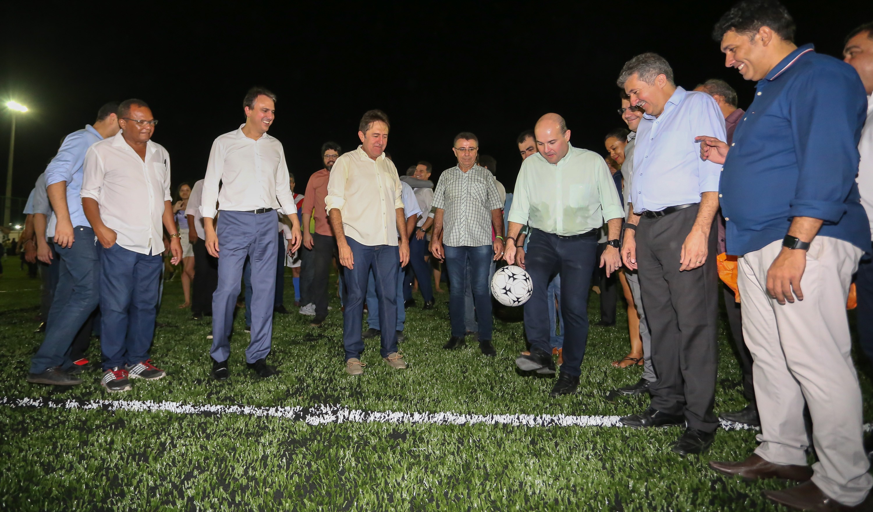 Fóruns Territoriais de Fortaleza - Fórun Territorial Antonio Bezerra, Quintino Cunha e Olavo Oliveira - Prefeito Roberto Cláudio e governador Camilo Santana inauguram a maior Areninha do Ceará