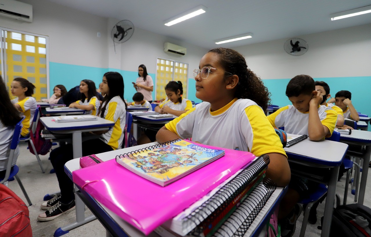 Fóruns Territoriais de Fortaleza - Fórun Territorial Aeroporto, Parreão e Vila União - Prefeitura inicia 2º semestre letivo da Rede Municipal com entrega de escola requalificada