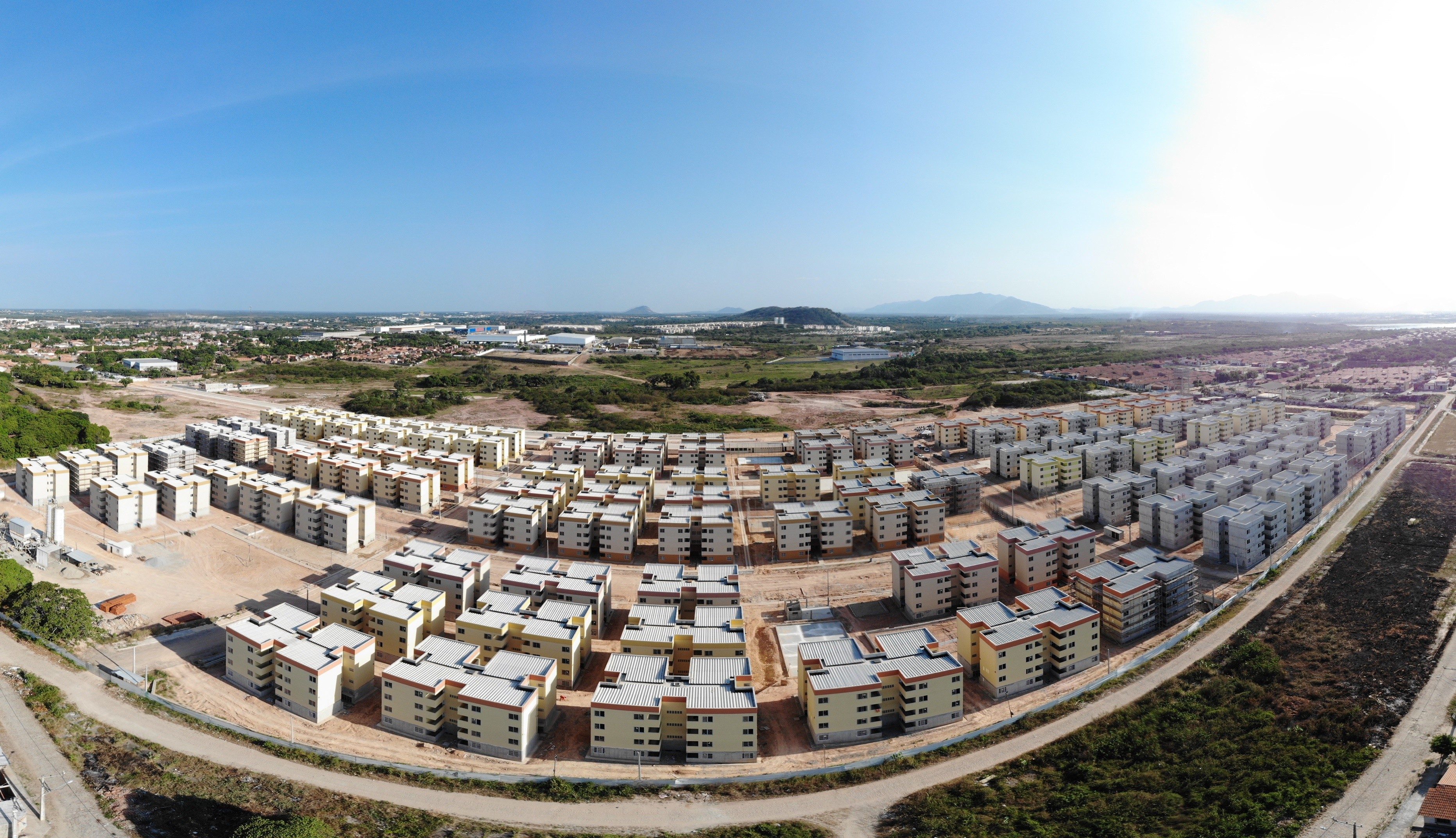 Fóruns Territoriais de Fortaleza - Fórun Territorial Ancuri, Pedras e Santa Maria - Famílias vinculadas ao residencial Luiz Gonzaga assinam contratos