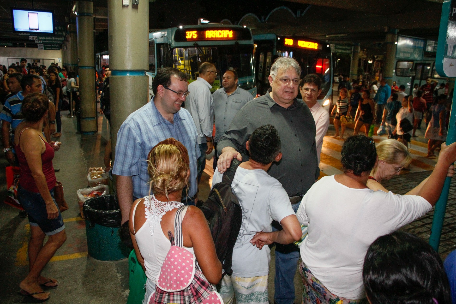 Fóruns Territoriais de Fortaleza - Fórun Territorial Parangaba, Itaoca, Vila Peri - Vice-prefeito Moroni Torgan visita terminais para acompanhar a normalização do serviço de transporte público na Capital