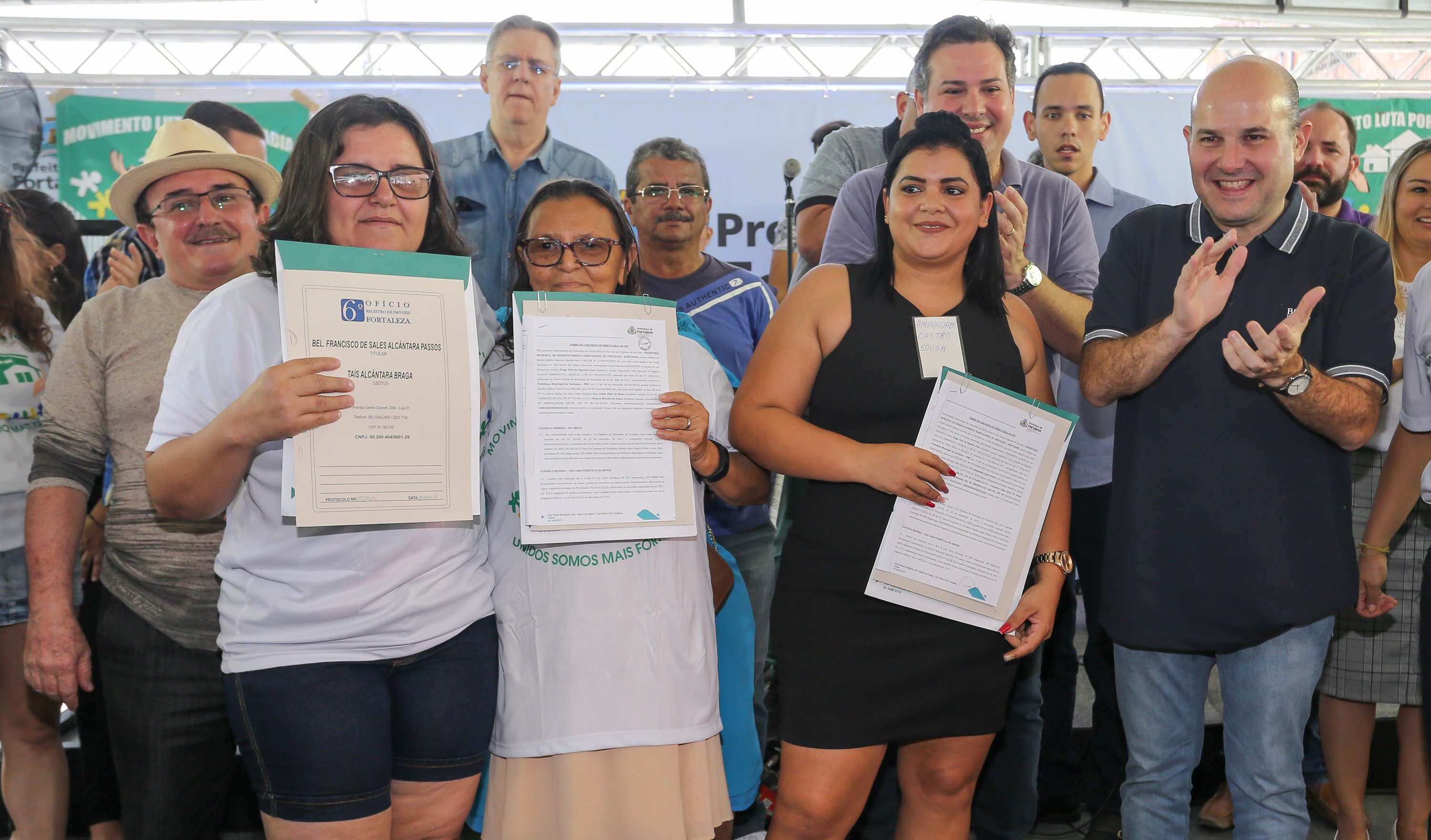 Fóruns Territoriais de Fortaleza - Fórun Territorial Conjunto Palmeiras e Jangurussu - Prefeito Roberto Cláudio entrega 120 Papéis da Casa a moradores do Jangurussu