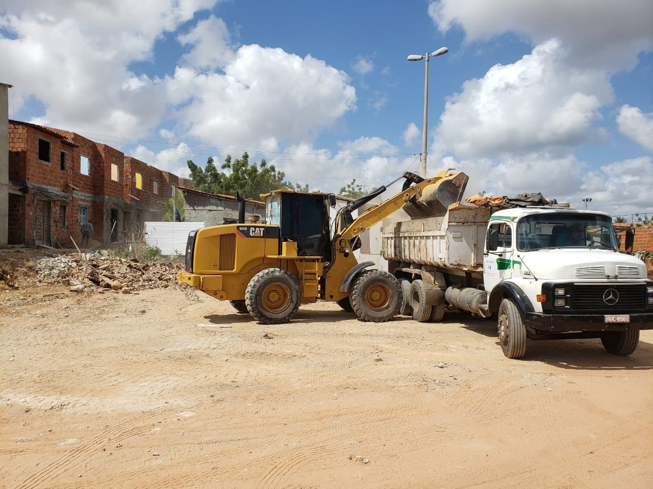 Fóruns Territoriais de Fortaleza - Fórun Territorial Alvaro Weyne, Floresta e Jardim Iracema - Prefeitura inicia limpeza da área de intervenção na Lagoa do Urubu