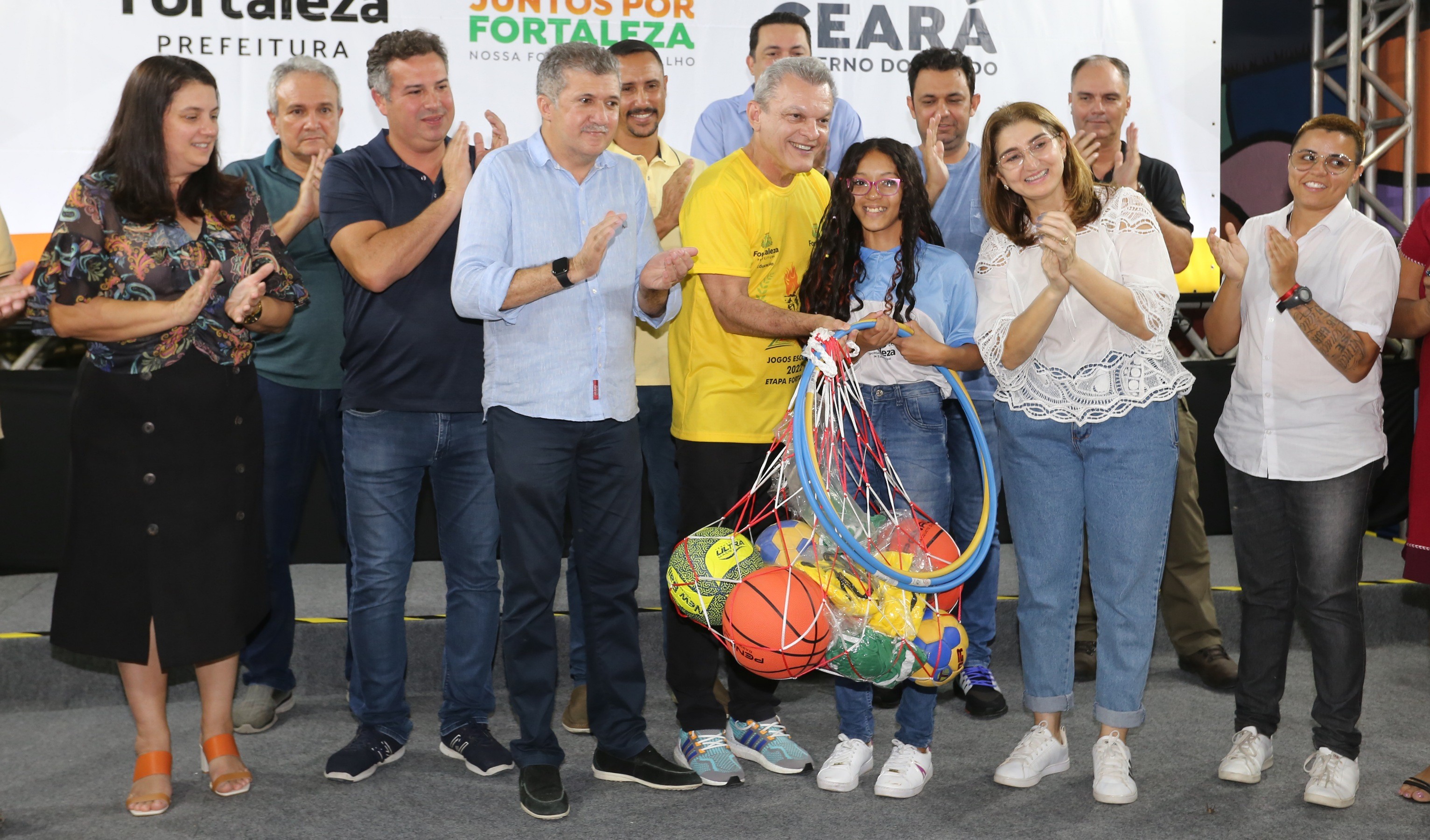 Fóruns Territoriais de Fortaleza - Fórun Territorial Conjunto Palmeiras e Jangurussu - Durante entrega da Escola Areninha Sítio São João, Sarto anuncia construção de mais 45 equipamentos do tipo em Fortaleza