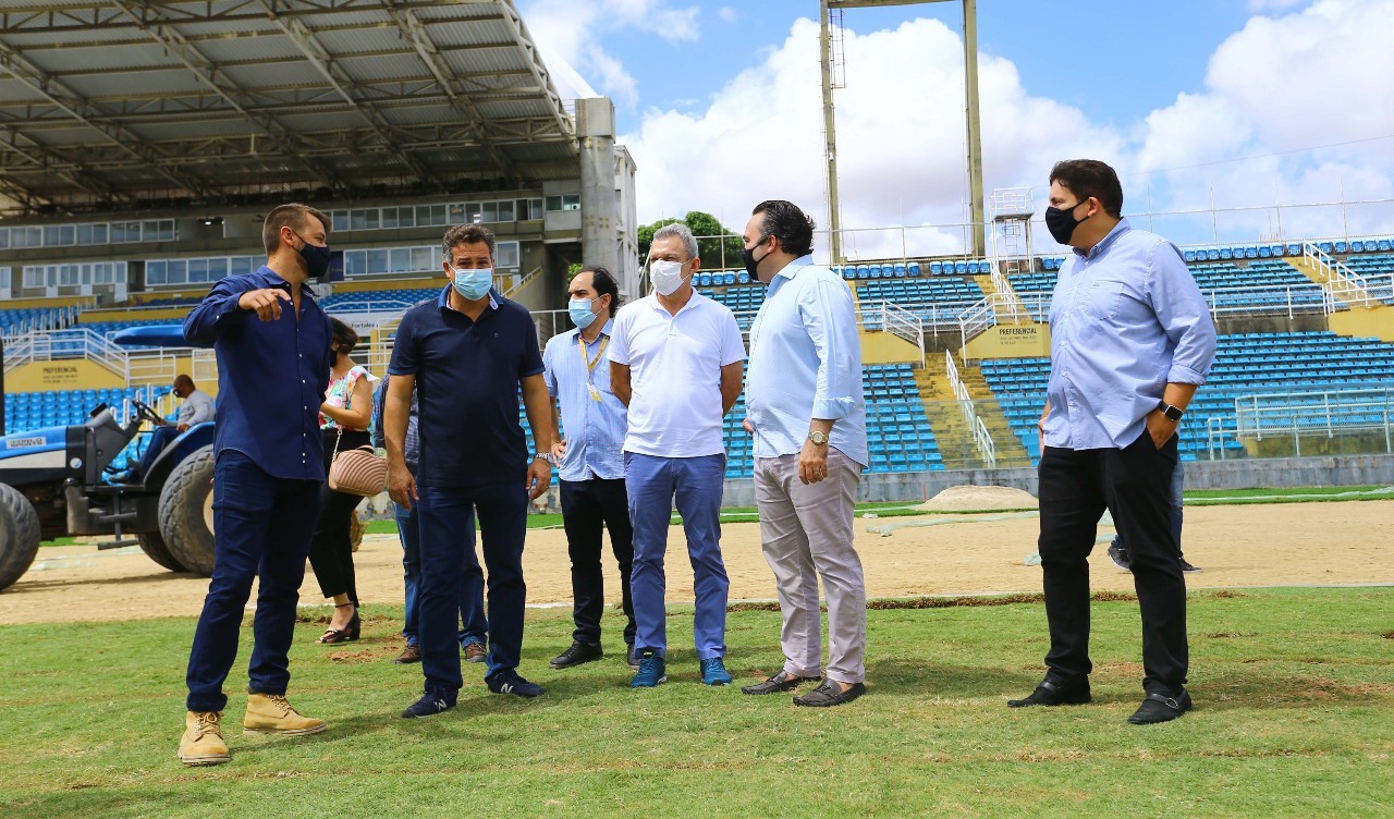 Fóruns Territoriais de Fortaleza - Fórun Territorial Canindezinho, Parque Santa Rosa, Parque Presidente Vargas, Conjunto Esperança, Parque São José, Novo Mondubim e Aracapé - Sarto visita obras do Estádio Presidente Vargas que chegam a 95% de conclusão