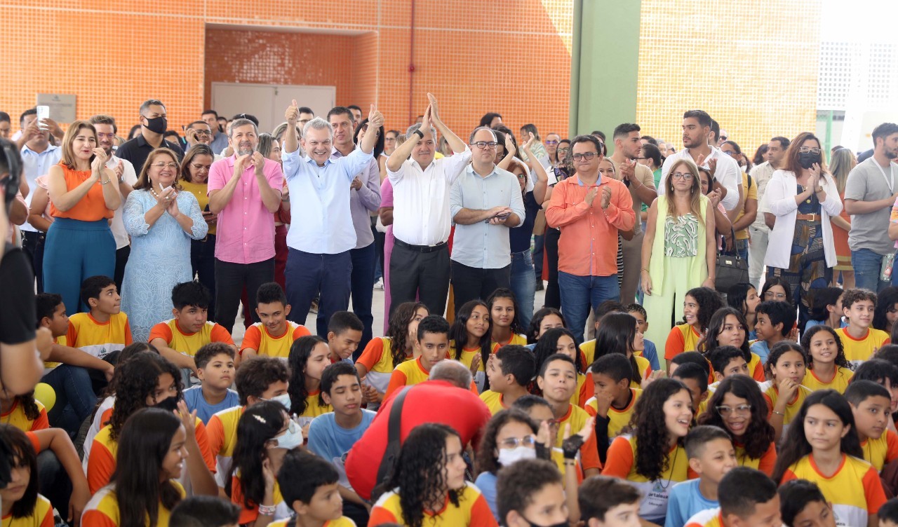 Fóruns Territoriais de Fortaleza - Fórun Territorial Bom Jardim, Bom Sucesso, Granja Lisboa, Granja Portugal e Siqueira - No Siqueira, Prefeito Sarto inaugura quarta Escola de Tempo Integral da gestão