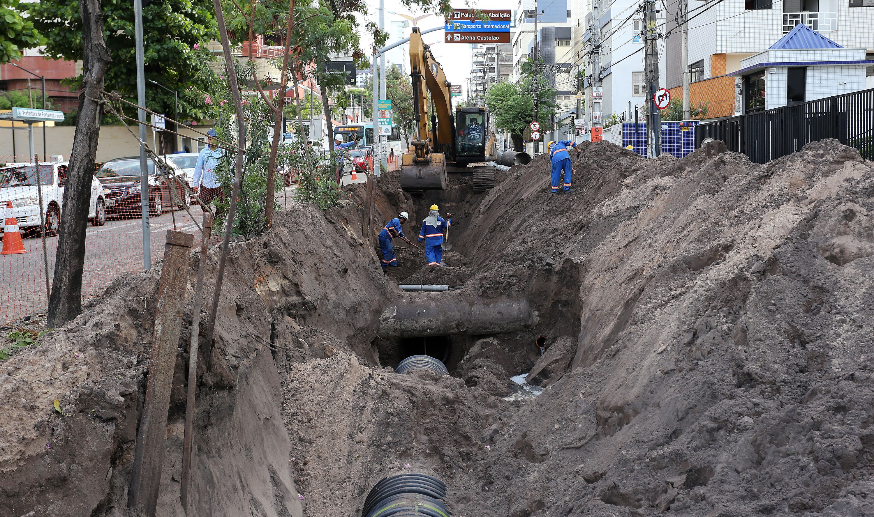 Fóruns Territoriais de Fortaleza - Fórun Territorial Aldeota, Meireles - Obras de urbanização da Av. Desembargador Moreira seguem com serviços de drenagem