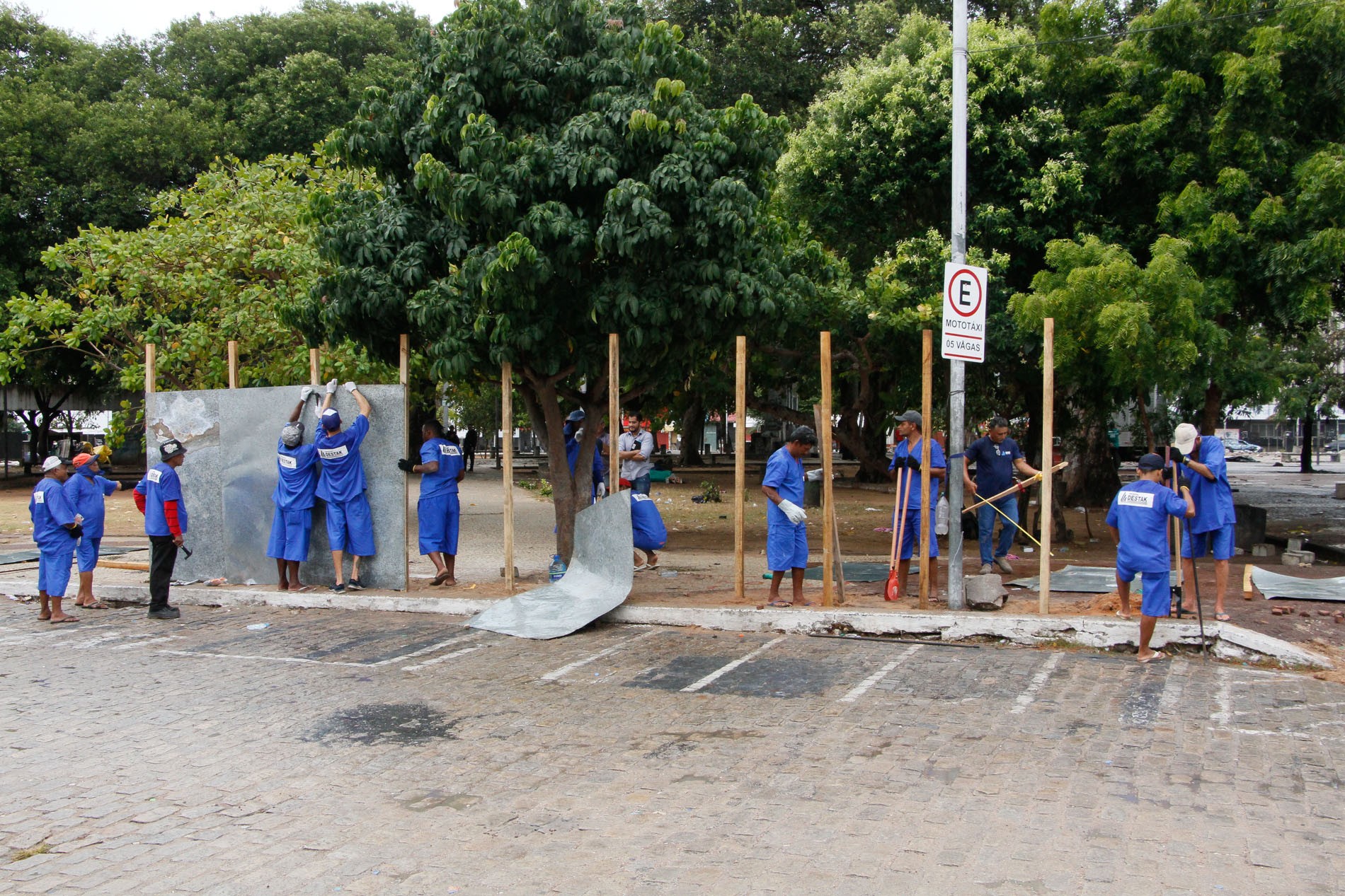 Fóruns Territoriais de Fortaleza - Fórun Territorial Centro, Moura Brasil e Praia de Iracema - Prefeitura conclui realocação dos ambulantes da Praça José de Alencar