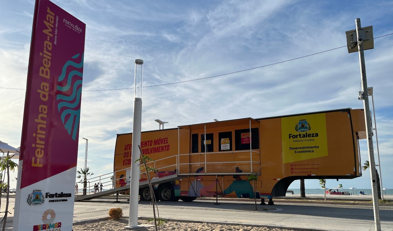 Fóruns Territoriais de Fortaleza - Fórun Territorial Aldeota, Meireles - Unidade Móvel do Desenvolvimento Econômico atende empreendedores e trabalhadores na Beira-Mar