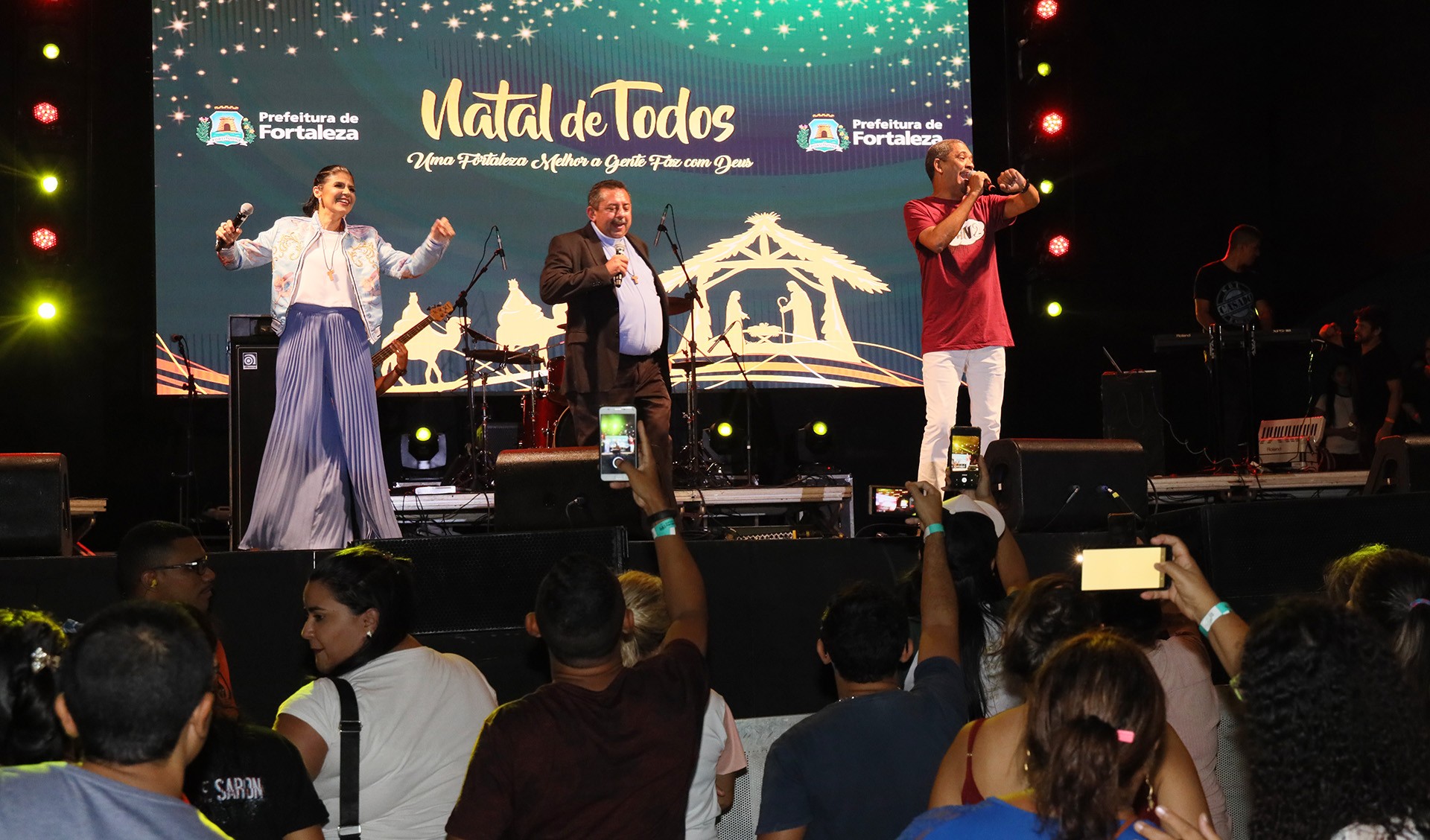 Fóruns Territoriais de Fortaleza - Fórun Territorial Centro, Moura Brasil e Praia de Iracema - Primeira edição do Natal de Todos reúne fortalezenses e turistas no Aterrinho da Praça de Iracema