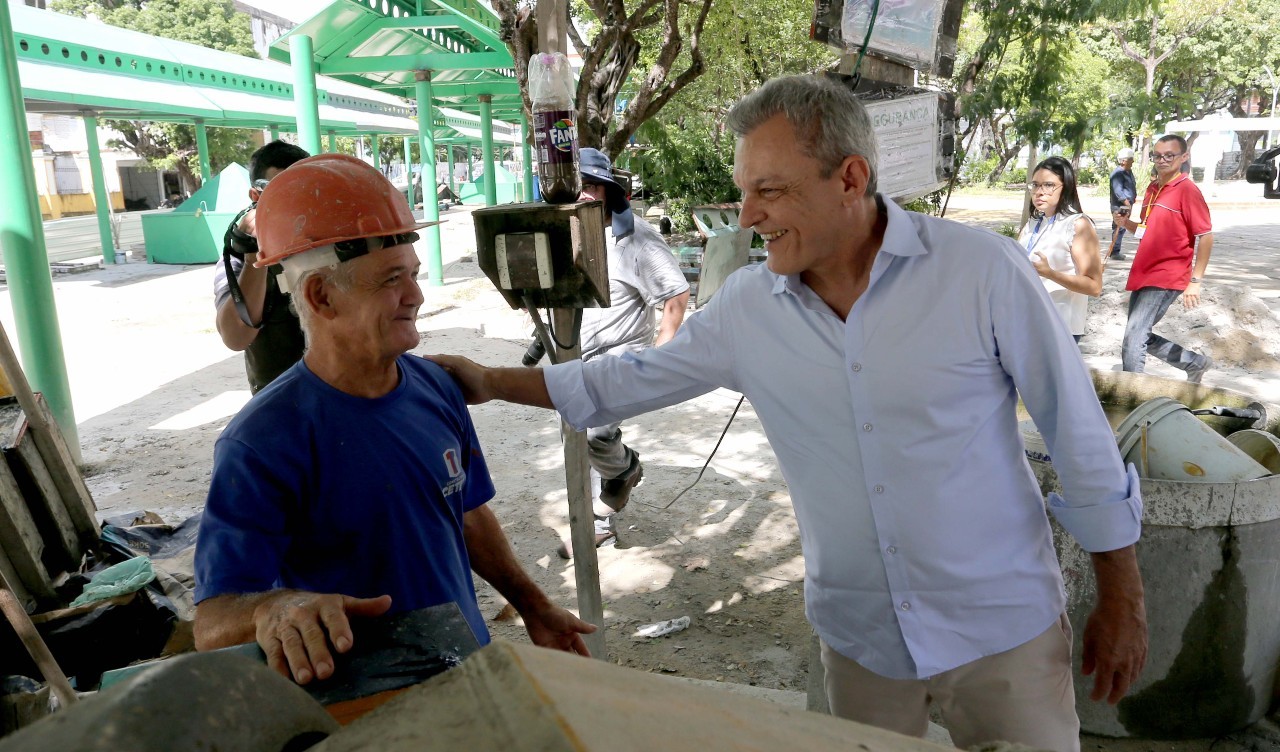 Fóruns Territoriais de Fortaleza - Fórun Territorial Centro, Moura Brasil e Praia de Iracema - Prefeito José Sarto vistoria obras do novo terminal aberto de ônibus da Praça do Sagrado Coração de Jesus