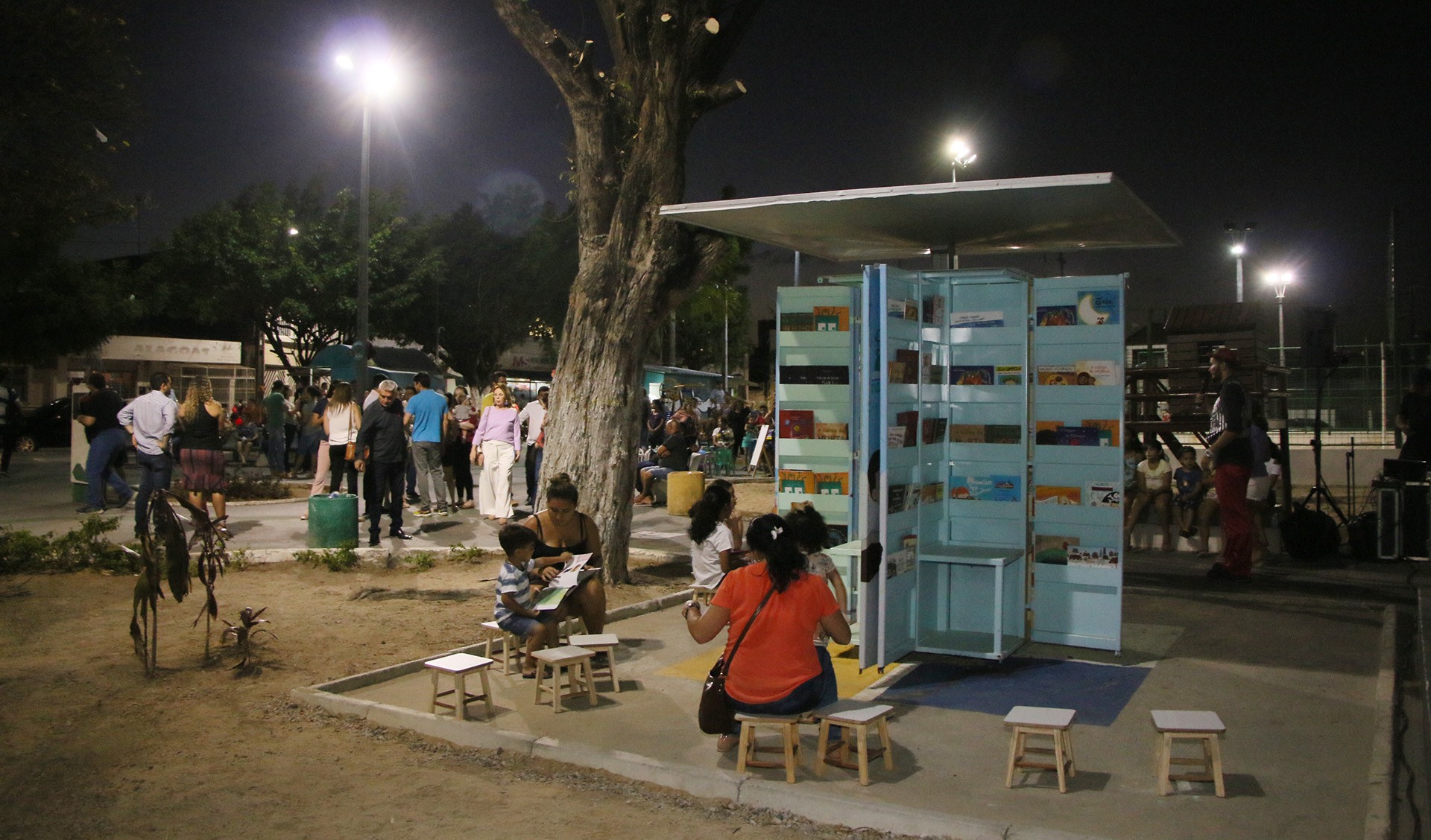 Fóruns Territoriais de Fortaleza - Fórun Territorial Pici, Bela Vista, Demócrito Rocha, Couto Fernandes e Pan Americano - Projeto Leitura na Praça chega à Regional IV com inauguração de quiosque no Demócrito Rocha