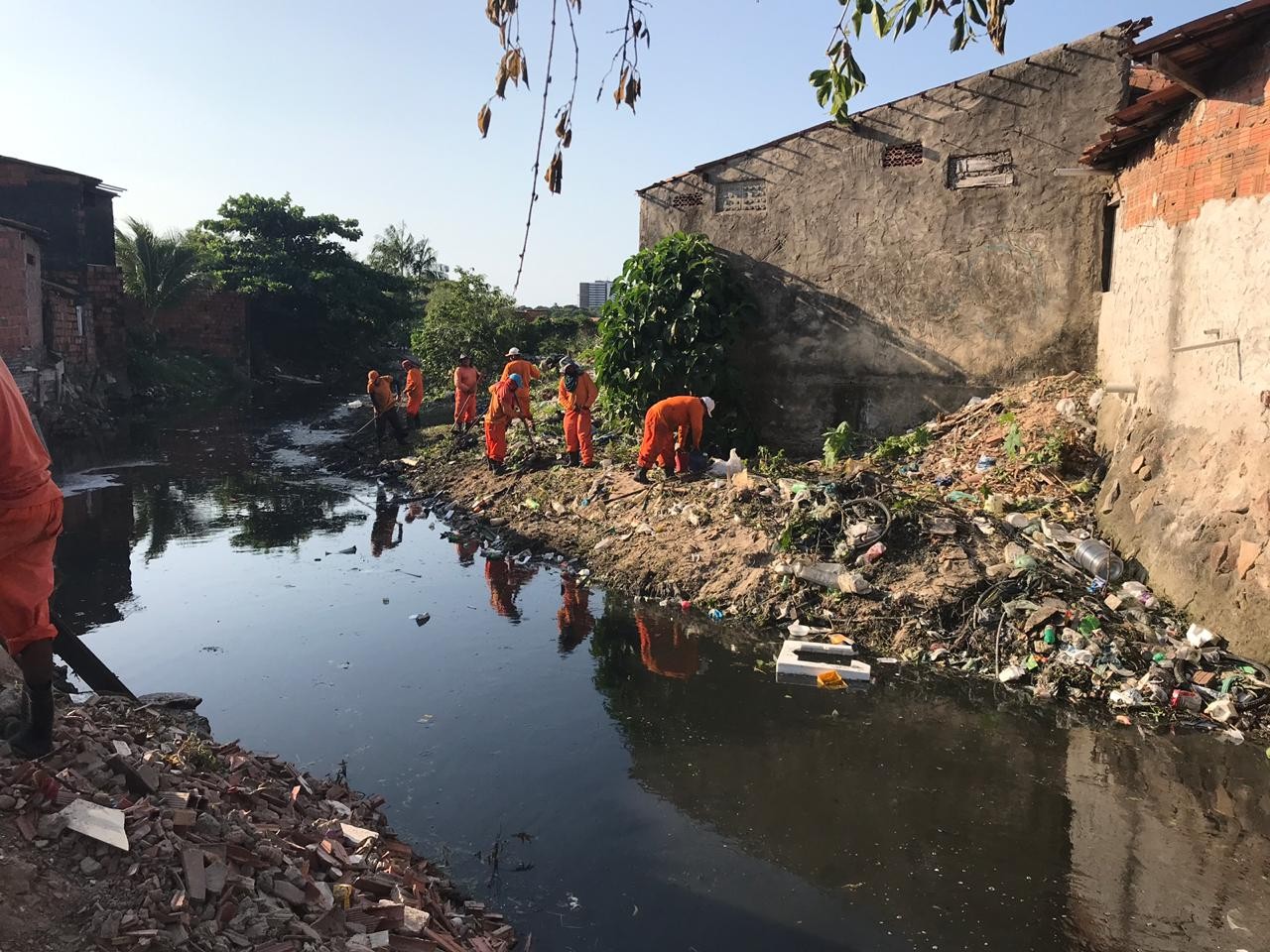 Fóruns Territoriais de Fortaleza - Fórun Territorial Antonio Bezerra, Quintino Cunha e Olavo Oliveira - Prefeitura realiza limpeza de canais em bairros da Regional III