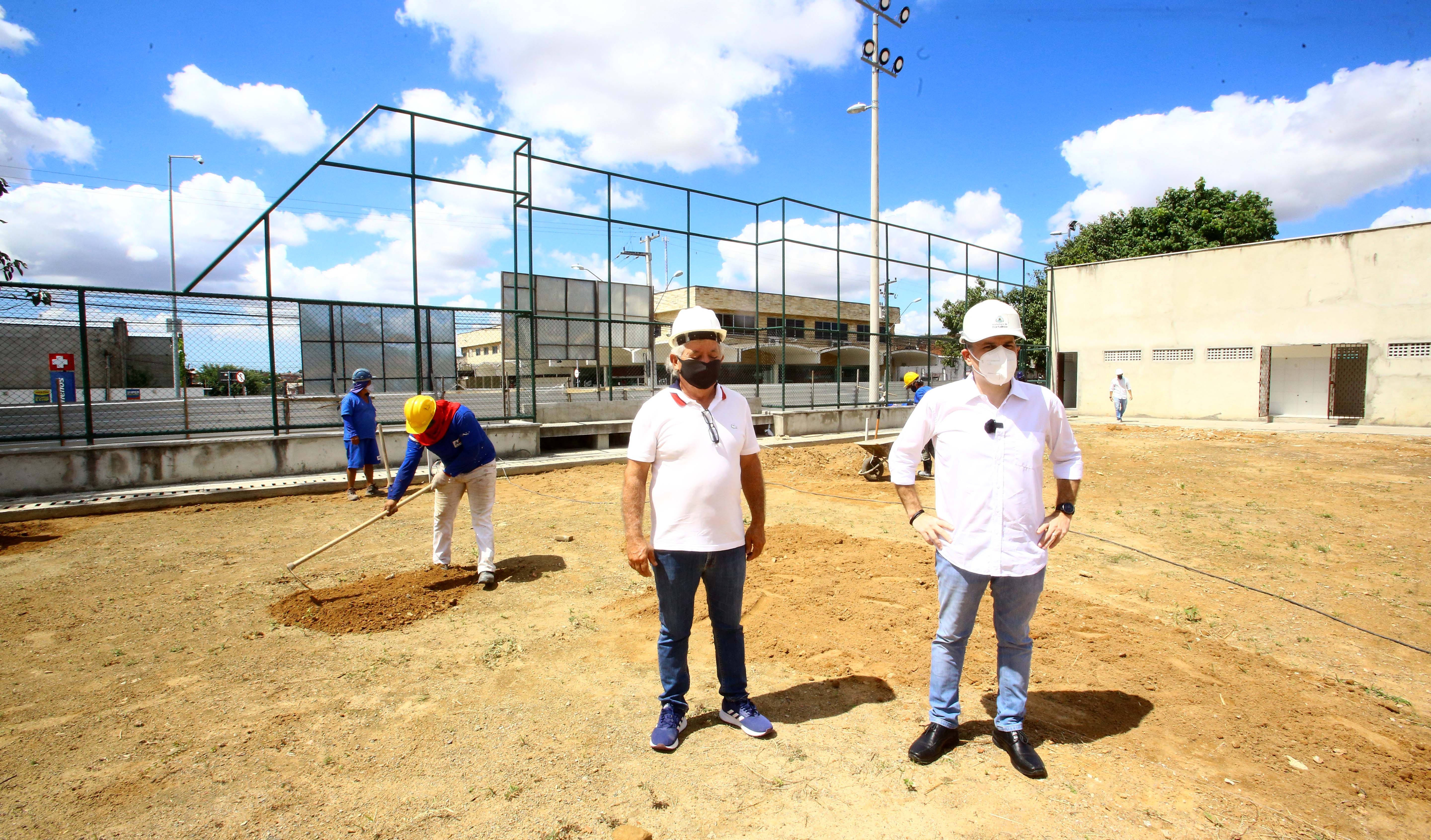 Fóruns Territoriais de Fortaleza - Fórun Territorial Bom Jardim, Bom Sucesso, Granja Lisboa, Granja Portugal e Siqueira - Prefeito Roberto Cláudio visita obras na Regional V