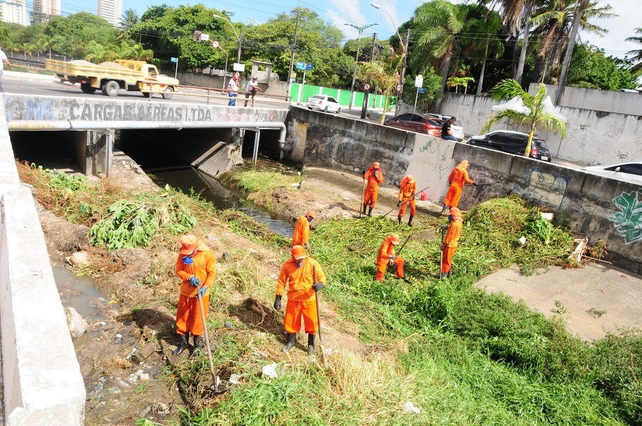 Fóruns Territoriais de Fortaleza - Fórun Territorial Autran Nunes, Dom Lustosa, Henrique Jorge, João XXIII e Jóquei Clube - Prefeitura realiza mutirão de limpeza na Avenida Porto Velho