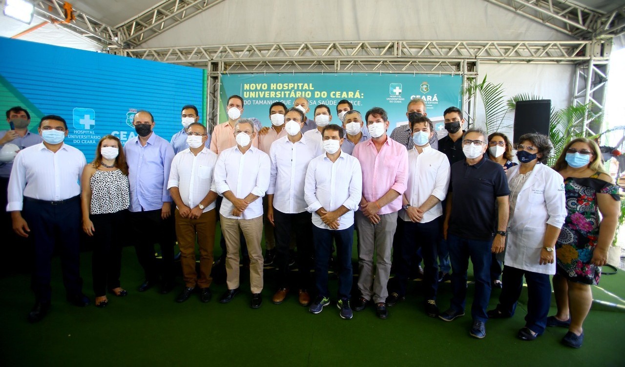 Fóruns Territoriais de Fortaleza - Fórun Territorial Serrinha, Itaperi e Dendê - Prefeito Sarto e governador Camilo Santana fazem visita técnica às obras do Hospital Universitário do Ceará