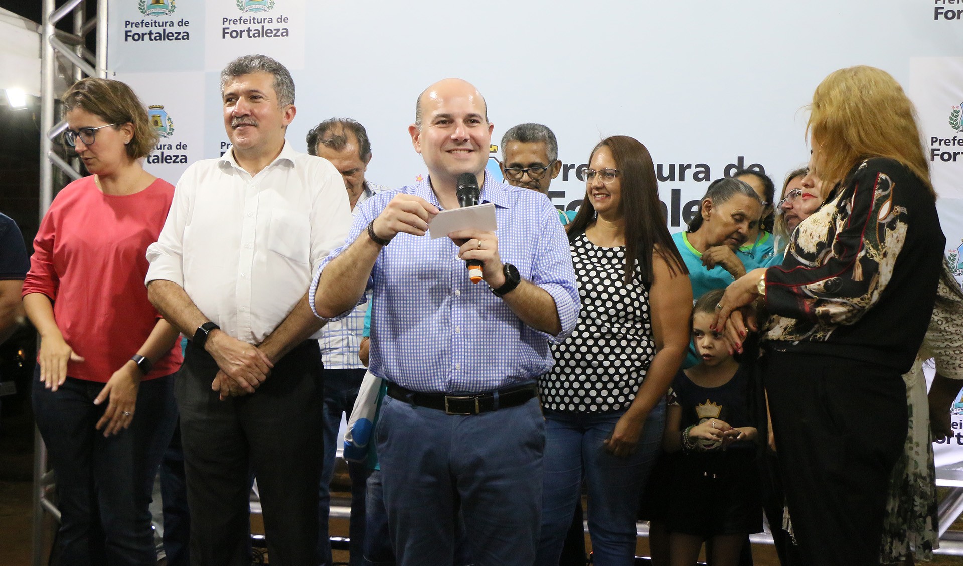 Fóruns Territoriais de Fortaleza - Fórun Territorial Canindezinho, Parque Santa Rosa, Parque Presidente Vargas, Conjunto Esperança, Parque São José, Novo Mondubim e Aracapé - Prefeito Roberto Cláudio assina ordem de serviço para obras de urbanização no Parque Presidente Vargas